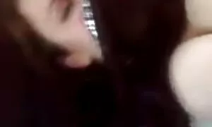 कैमरा के सामने सेक्सी फिल्म वीडियो में भोजपुरी में नग्न रखना, लेकिन सक्शन से पहले उसे महसूस कर देने के लिए शर्मिंदा