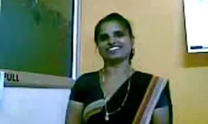 निकी भोजपुरी हीरोइन के सेक्सी फिल्म के मामले