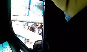 युवा फोटोग्राफरों उसकी स्कर्ट ऊपर खींचने के लिए और रोल के बीच में सॉस सेक्सी फिल्म भोजपुरी मूवी टक