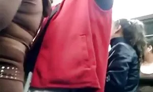 युवा महिला समुद्र सेक्सी फिल्म वीडियो में भोजपुरी में के तल पर बाड़ और एक gopnik पागल हो जाना करने के लिए फोन